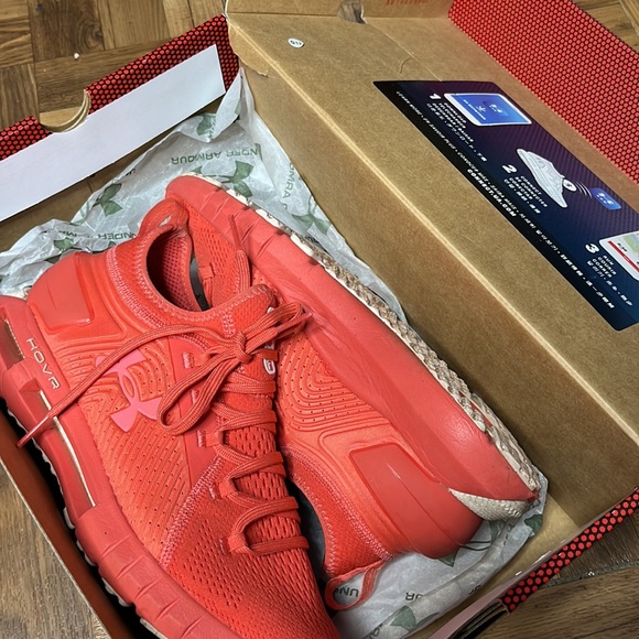 Under Armour HOVR Bluetooth Sneakers - Picture 8 of 10